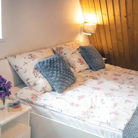 Goscinne U Hanki Bed & Breakfast *